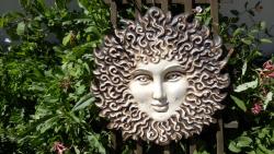 Slunce ffancouzké,nástěnná keramická dekorace